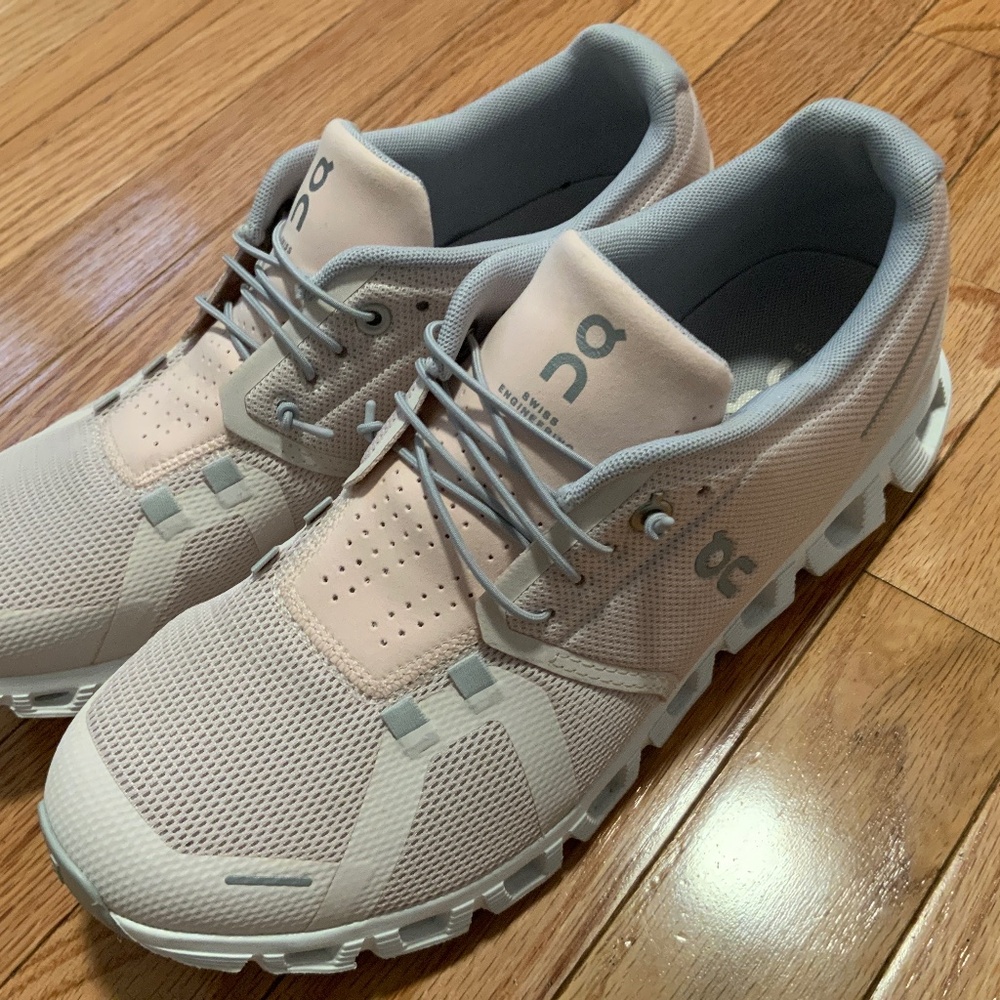 On Cloud Women’s Cloud 5 Sneakers